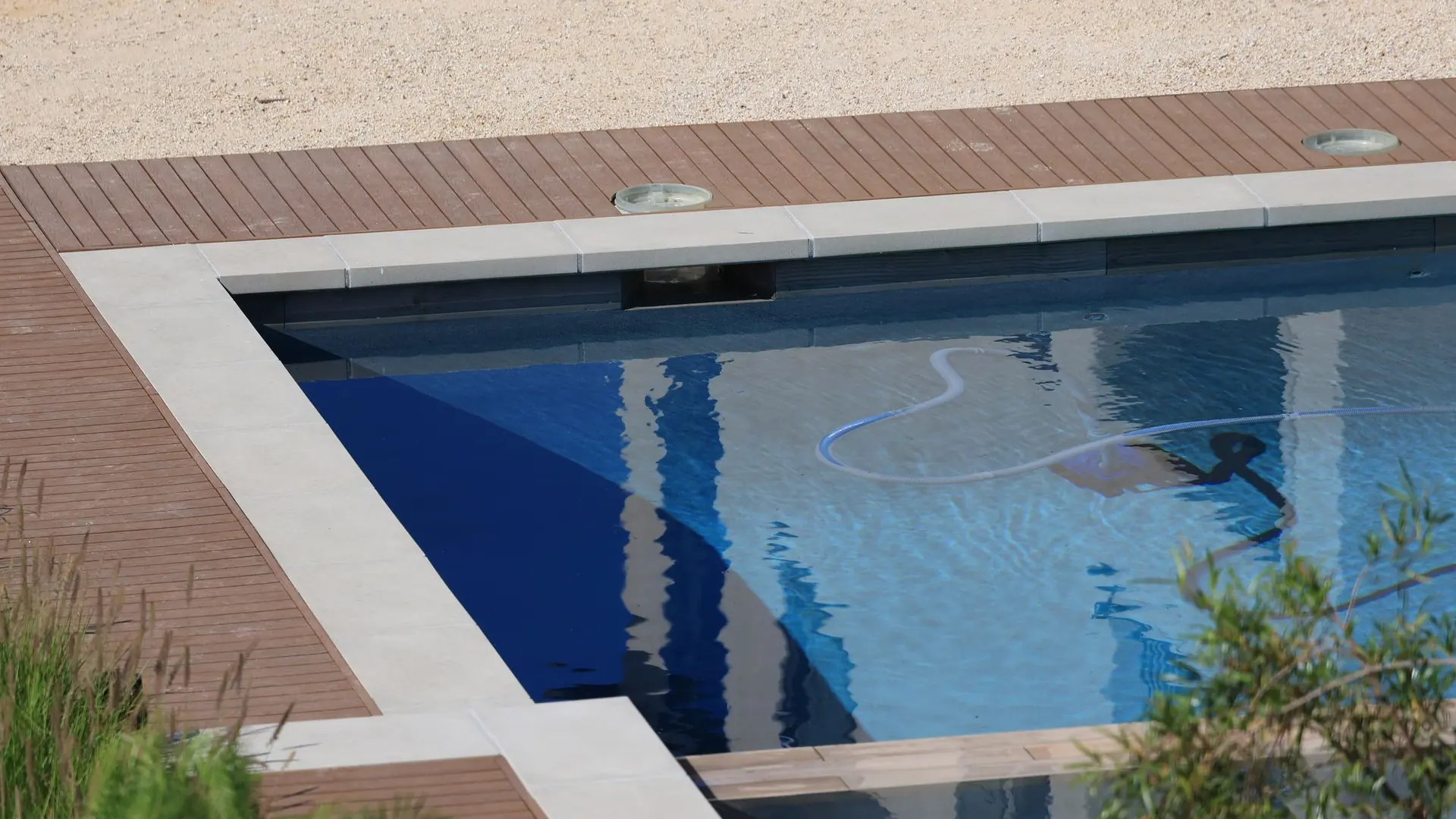 Illustrative photo of an automatic cleaner working in a pool